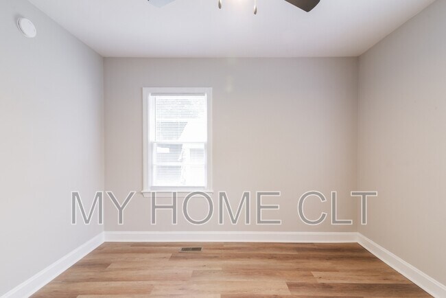 Building Photo - 3037 Marlowe Ave