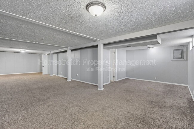 Building Photo - 2515 Valley Brook Dr