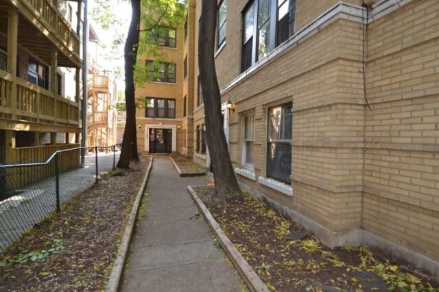 Primary Photo - 837.5 W Cornelia Ave