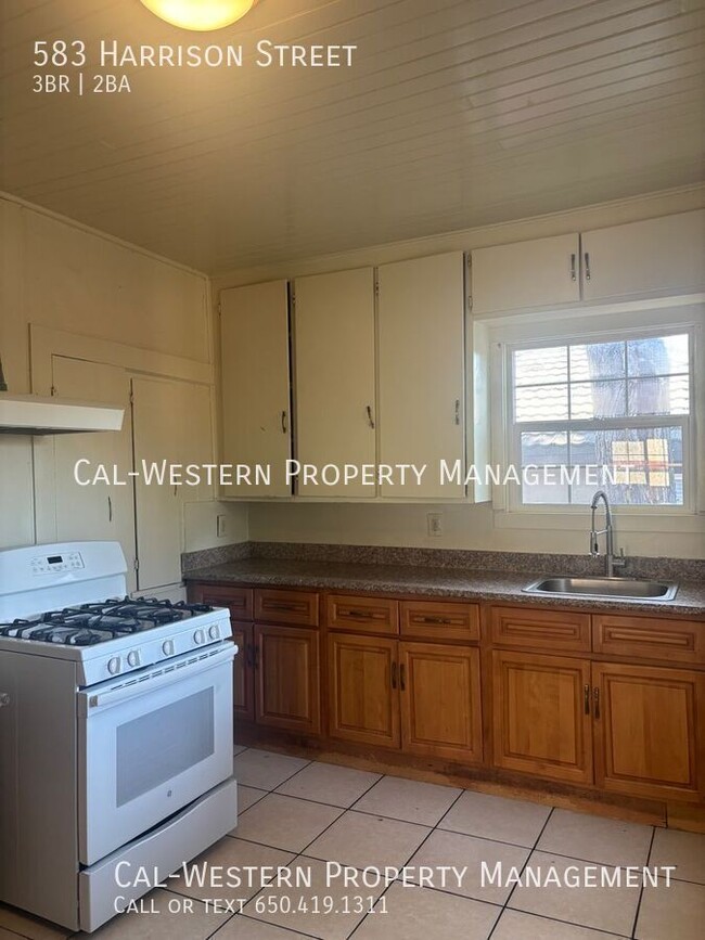Building Photo - 583 Harrison St