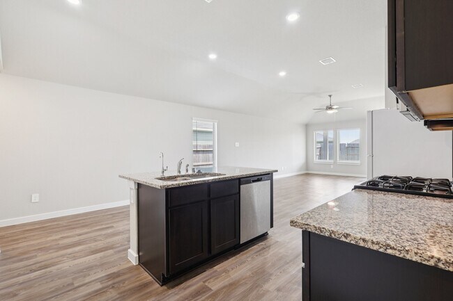 Building Photo - 920 Gentle Moss Dr