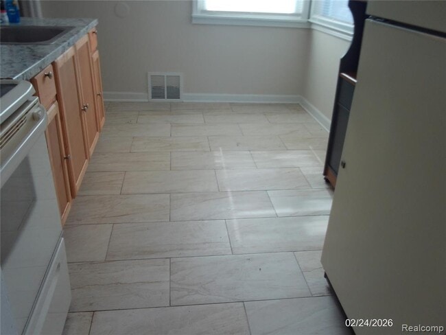 Building Photo - 12756 Prospect Ave