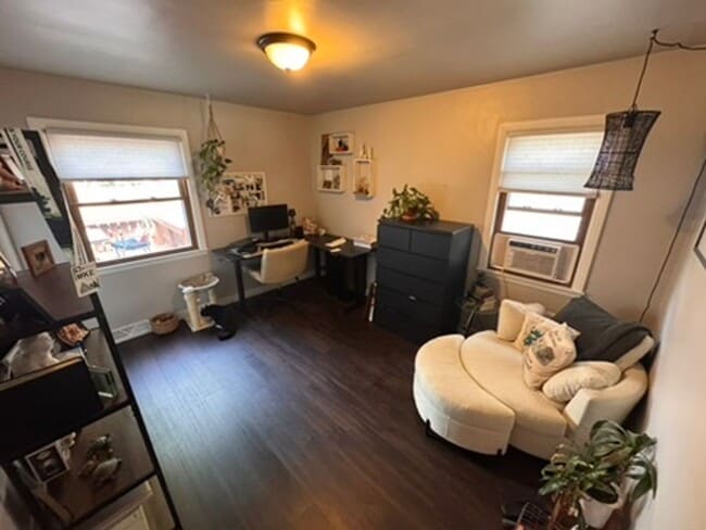 Building Photo - AVAILABLE SEPTEMBER 1: Updated 4-bedroom single family home on a quiet block- with 2 kitchens, 2 ...