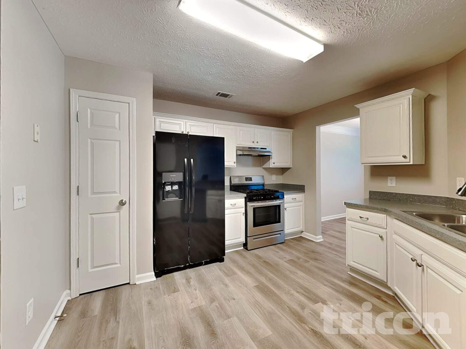 Building Photo - 201 Sandstone Dr