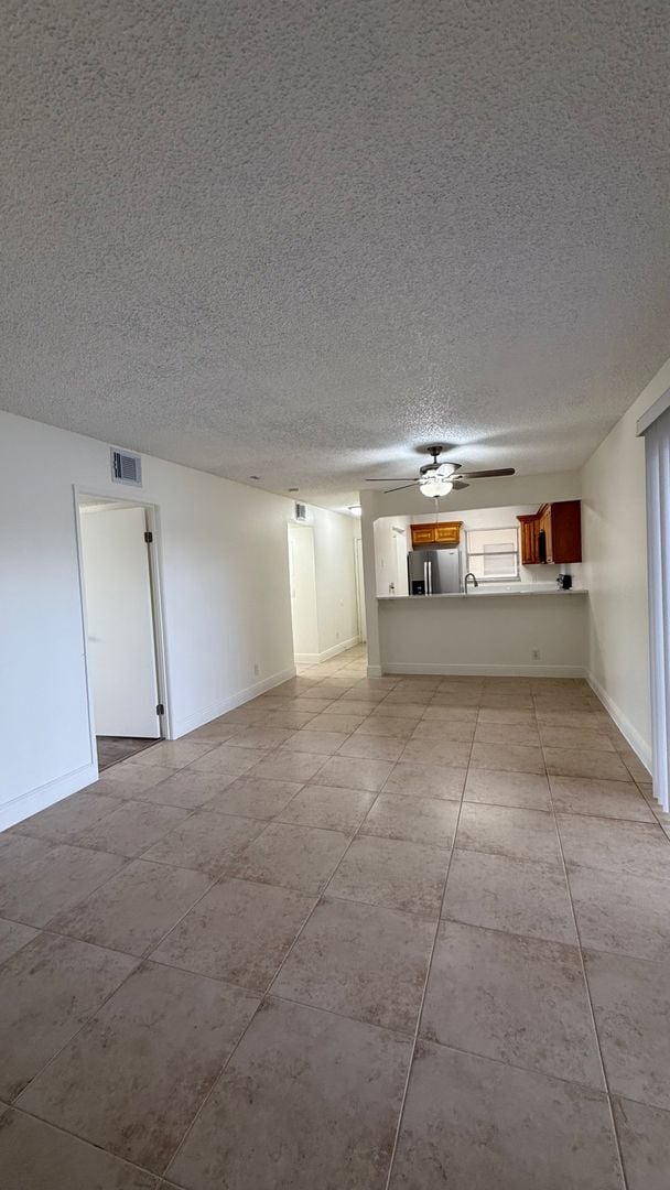 Building Photo - Updated 2BR/2BA w/ Balcony — Palm Beach Grande