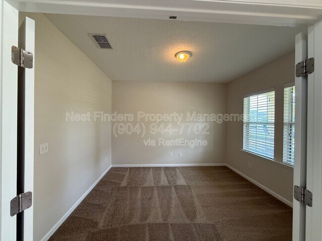 Building Photo - 145 Woodfield Ln