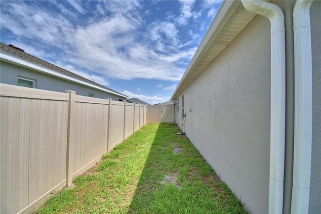 Building Photo - 605 Vittorio Dr