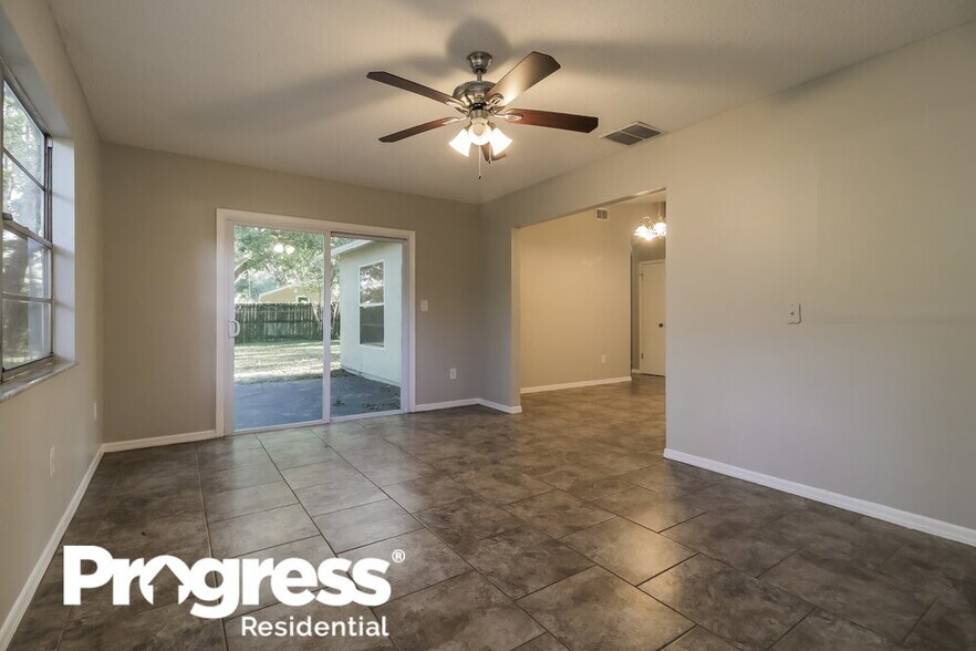 Building Photo - 1565 Quill Ct