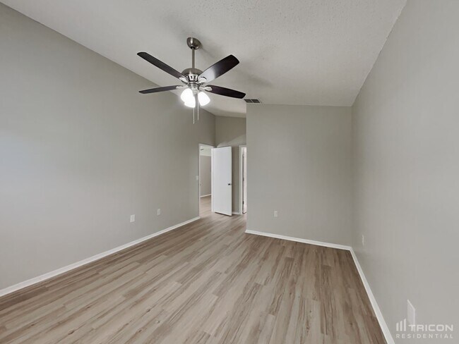 Building Photo - 1305 Timberbend Cir