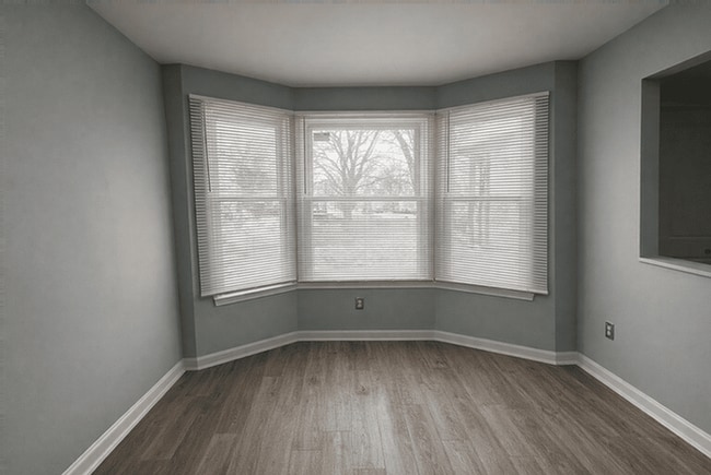 Building Photo - 15824 Norborne Ave