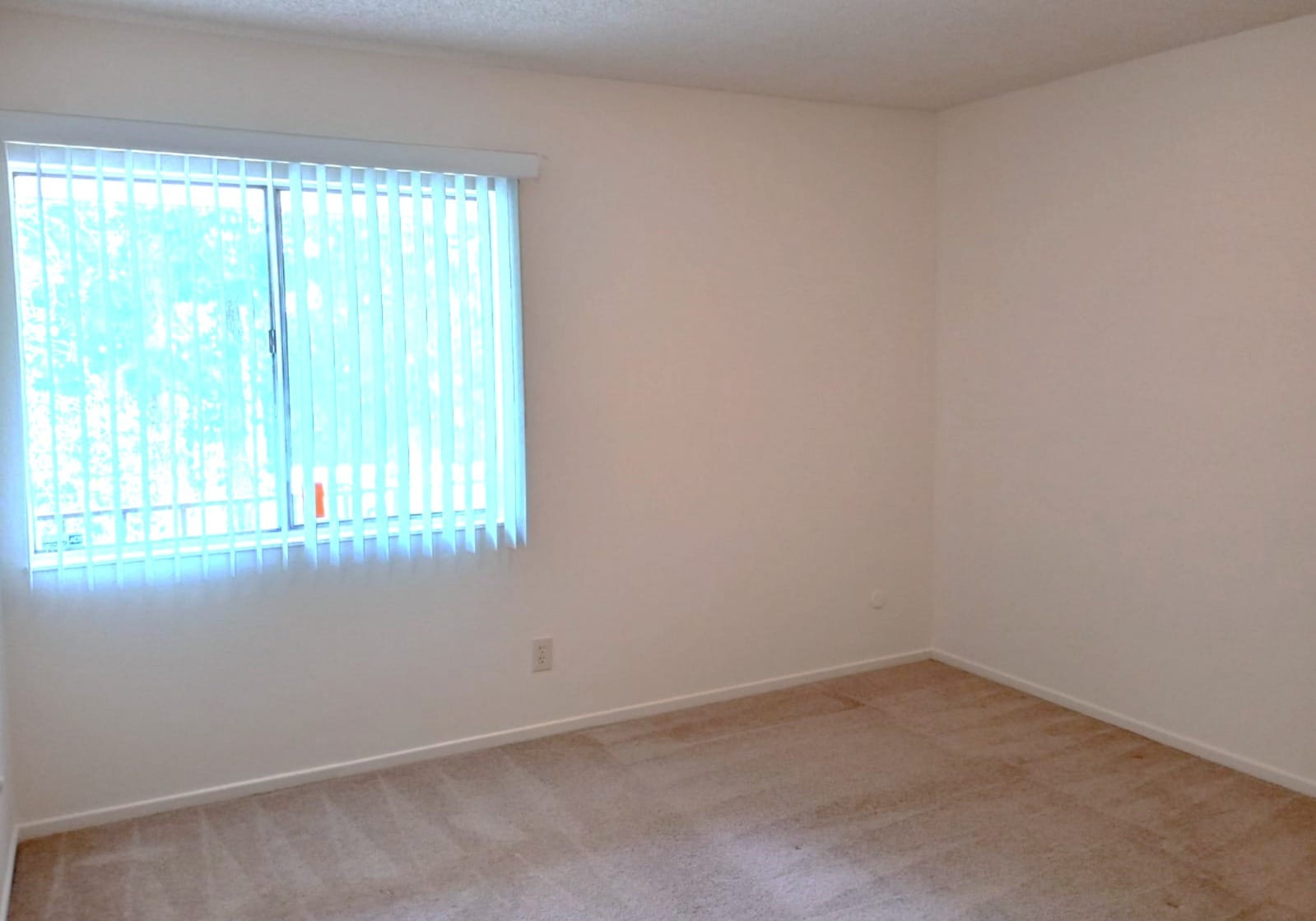 Building Photo - 6878 Navajo Rd