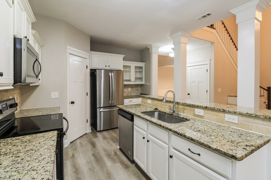 Building Photo - 2640 Candlewick Ct