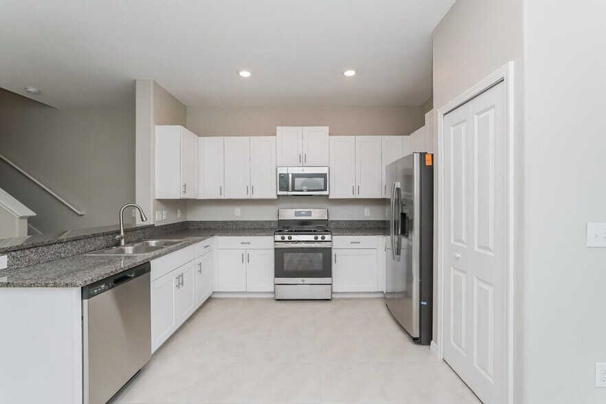 Building Photo - 2137 Great Sapphire Ln