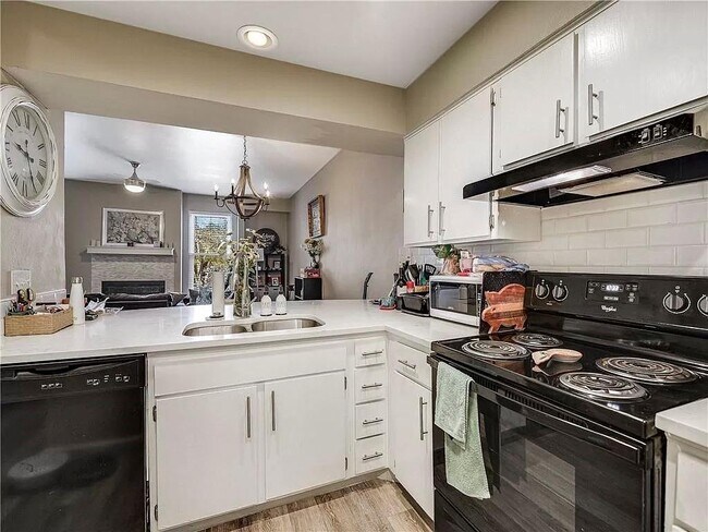 Building Photo - 5313 Indio Dr