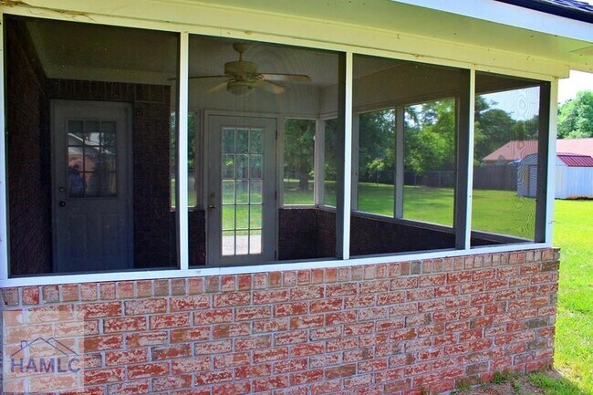 Building Photo - 180 Waters Ave