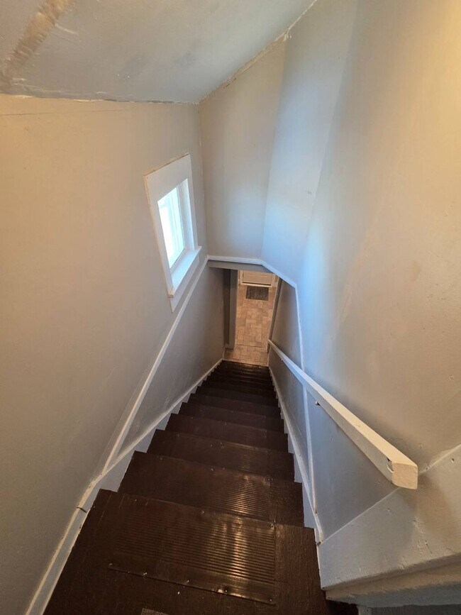 Building Photo - 3027 Fortune Ave