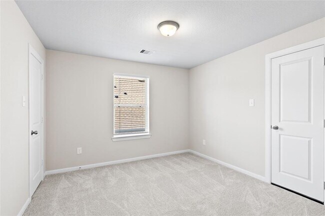 Building Photo - 127 Winged Elm Ct