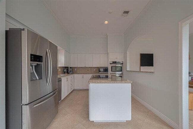 Building Photo - 11914 Ashmead Dr