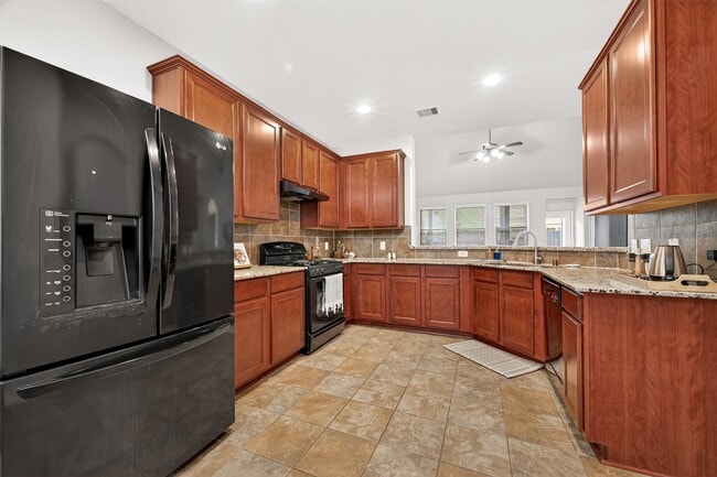 Building Photo - 6503 Wilshire Fern