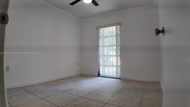 Building Photo - 3326 Farragut St