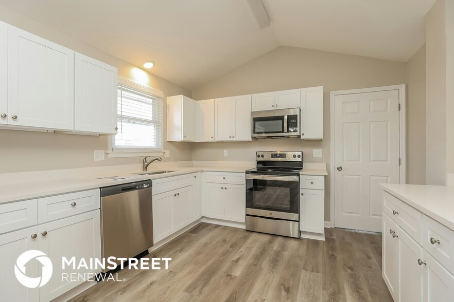 Building Photo - 4872 Shasta Dr