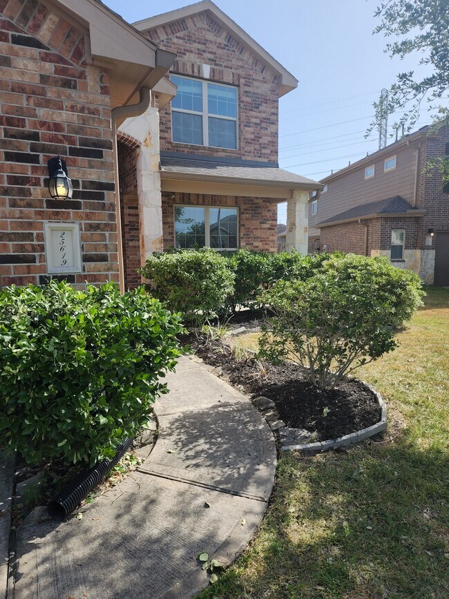 Building Photo - 25619 Anvil Iron Ln