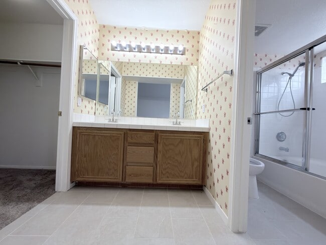 Building Photo - 8232 Fame Ave