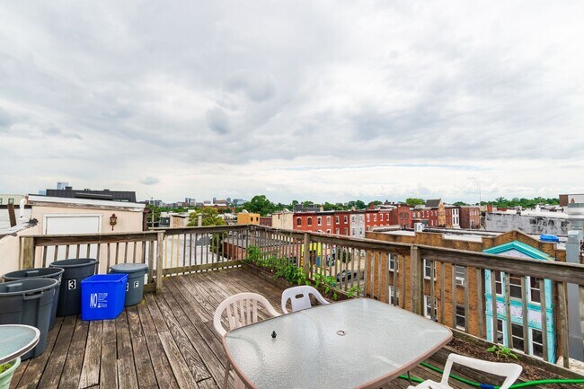 Building Photo - 2739 W Girard Ave