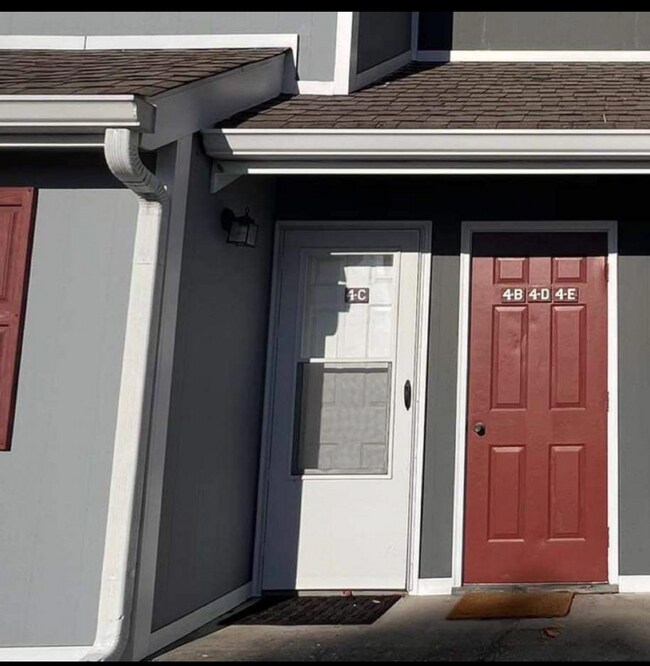 Building Photo - Golf Colony Unit 4C