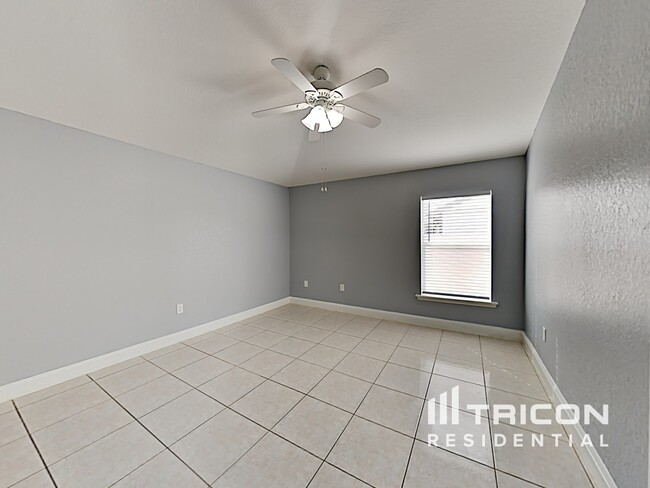 Building Photo - 871 Jarnac Dr