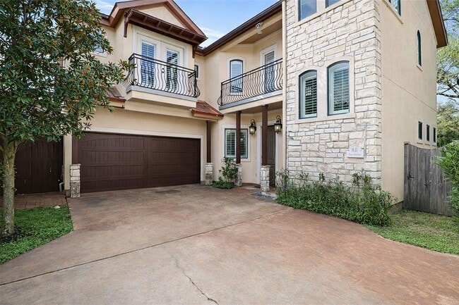 Building Photo - 11025 Robin Hood Ct