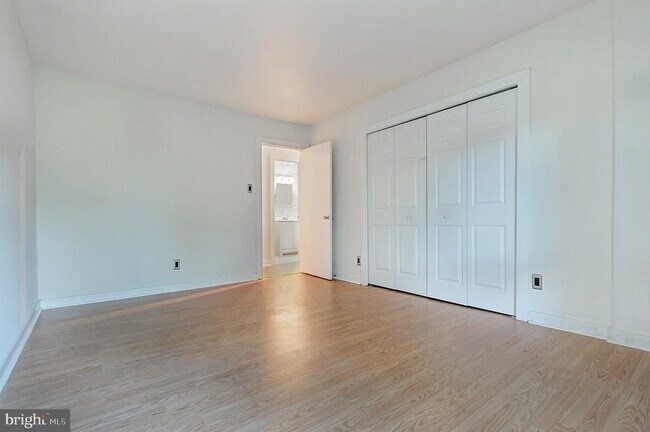 Building Photo - 11600 Vantage Hill Rd
