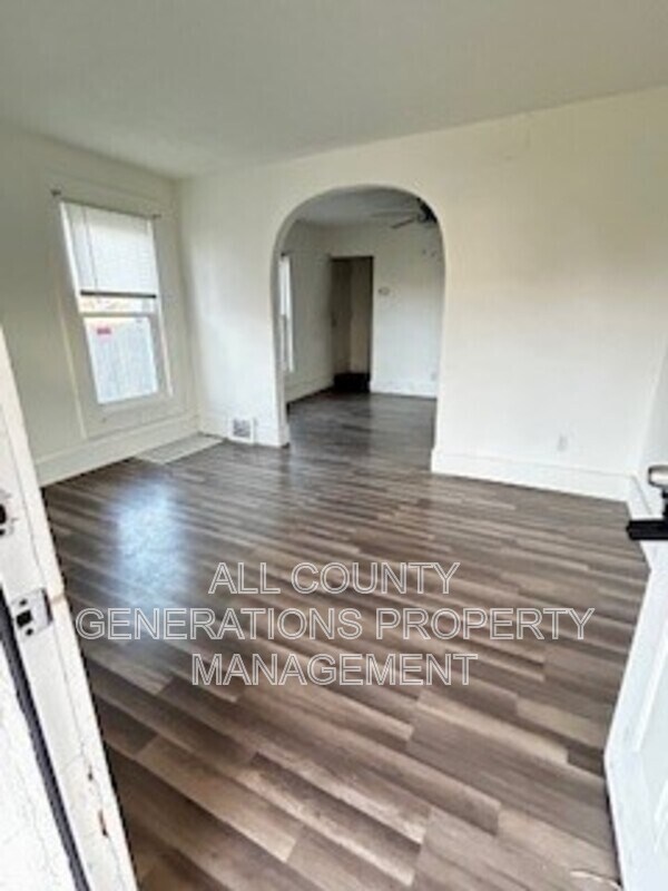 Building Photo - 1714 E 30th St