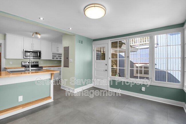 Building Photo - 1206 E 48th St