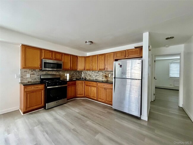 Building Photo - 1-99 Cross Bay Pkwy