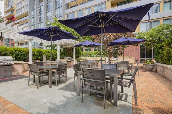 Building Photo - 3110 Mt Vernon Ave