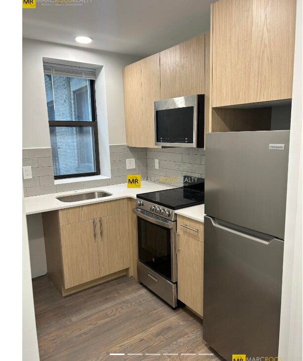 Building Photo - 137 Peterborough St