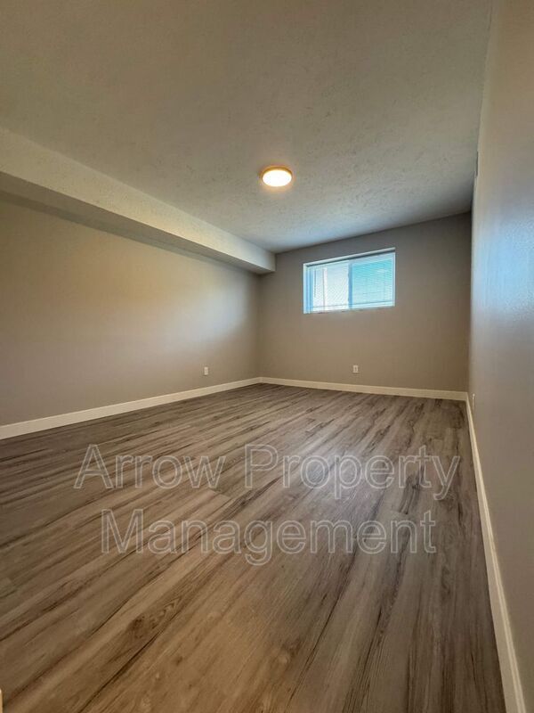 Building Photo - 5725 S 14th St