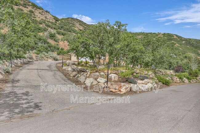Building Photo - 2420 Bonneville Terrace Dr