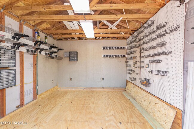 Building Photo - 206 Oak Hill Ln