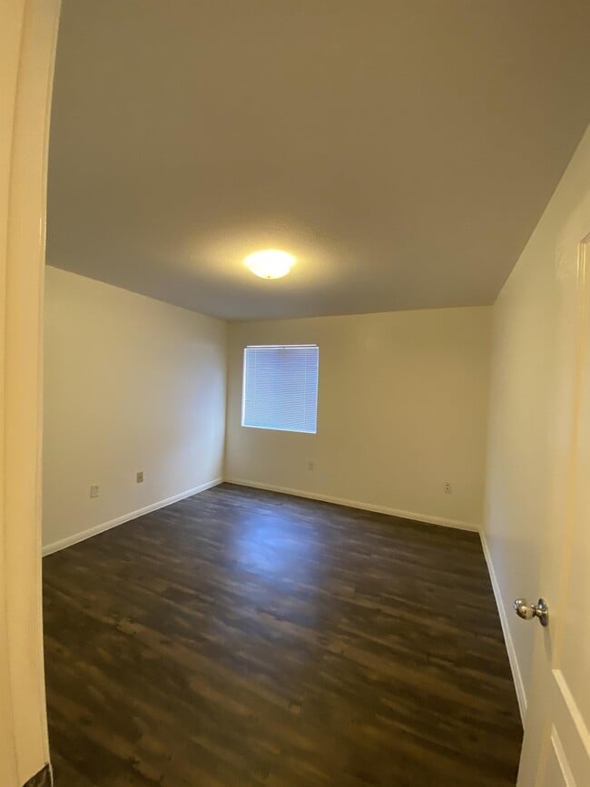 Building Photo - 3980 E Owens Ave