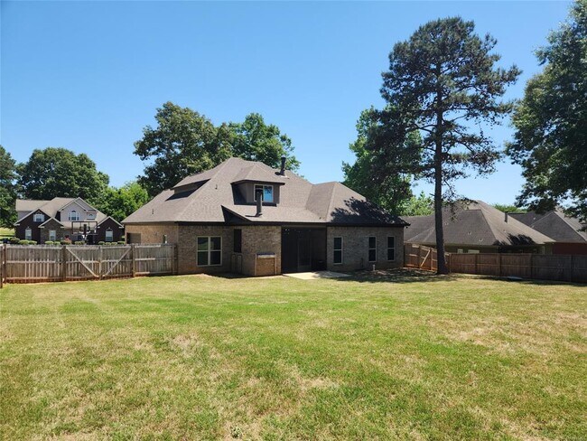 Building Photo - 493 Grove Park Loop