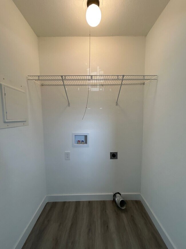 Building Photo - Beautifully Redone 3-Bedroom, 1.5-Bathroom Condo with Attached Garage – $1,725/Month (Lawn Care &...
