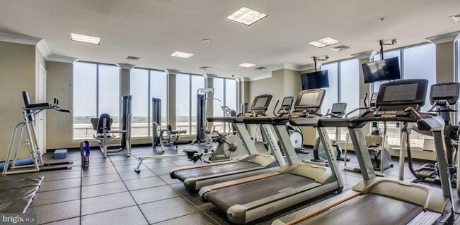 Building Photo - 851 N Glebe Rd