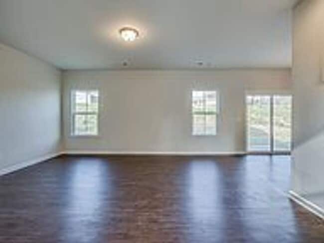 Building Photo - UP TO 2 MONTHS FREE RENT WITH 12 OR 24 MO LEASE!  PET FRIENDLY 4BR w/ Large Fenced Yard – William...