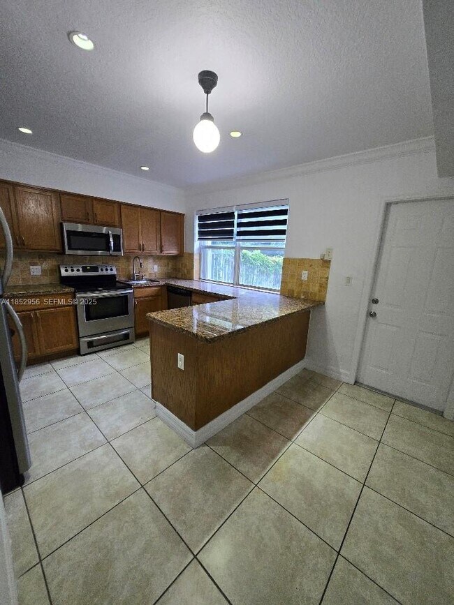 Building Photo - 1701 N Treasure Dr