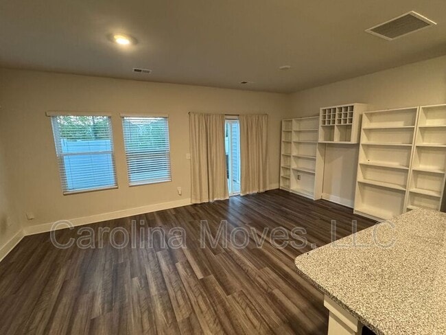 Building Photo - 29 Beachley Pl