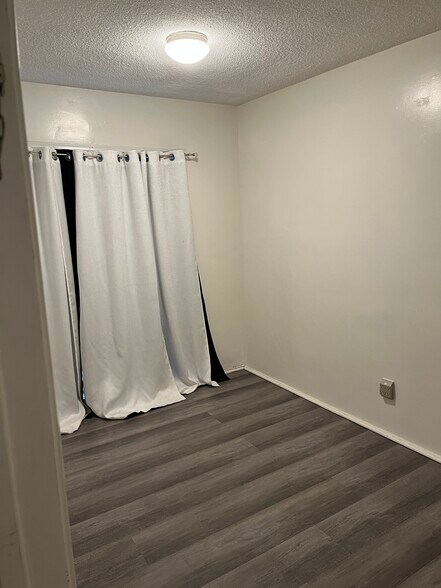 Building Photo - 928 S Ford Blvd