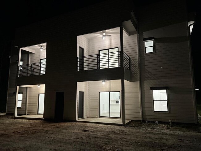 Building Photo - 11511 Mockingbird Hill