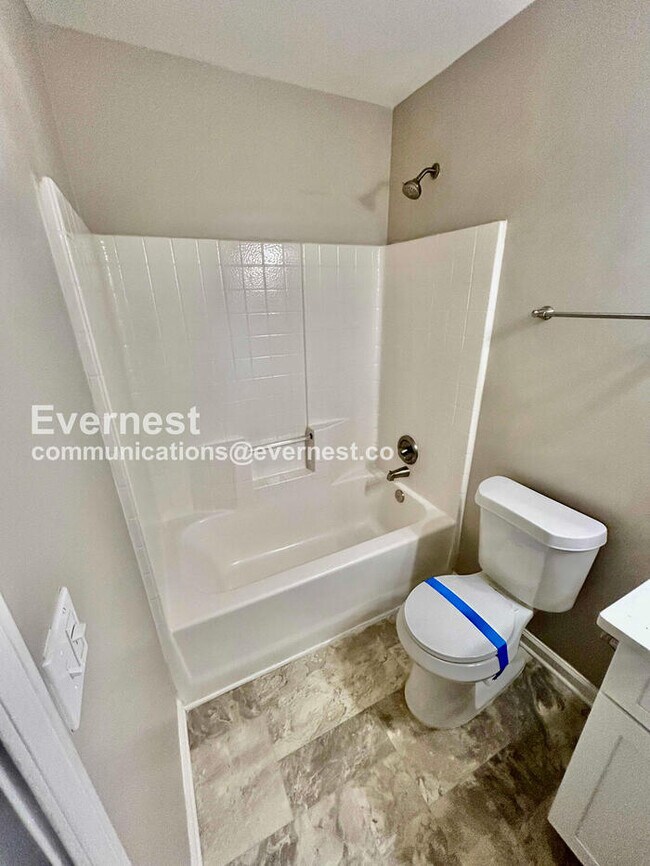 Building Photo - Limited Time Special Offer / 4 Bed, 2.5 Bath Home with Garage / Pet-Friendly / Vouchers Accepted ...